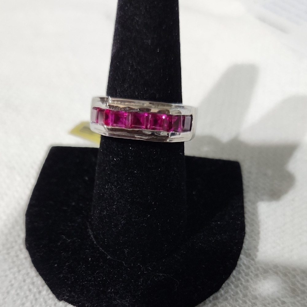Elegant Silver and Ruby Gemstone Ring